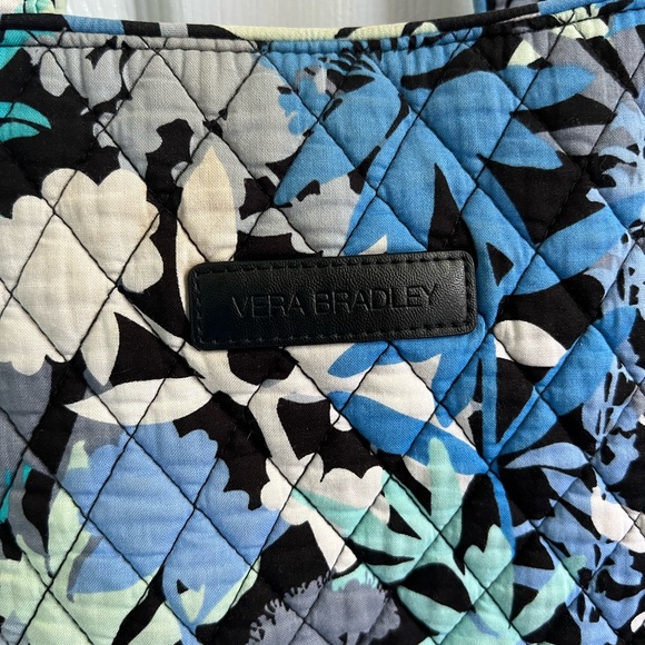 VERA BRADLEY Tote with 2 matching ZIPPER POUCHES (in CAMO FLORAL pattern) - Picture 9 of 13